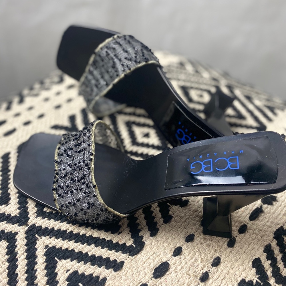 BCBG modern mesh slide. - Picture 7 of 10